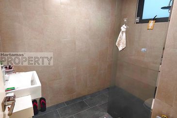 East Parc @ Menjalara