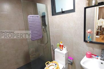 East Parc @ Menjalara