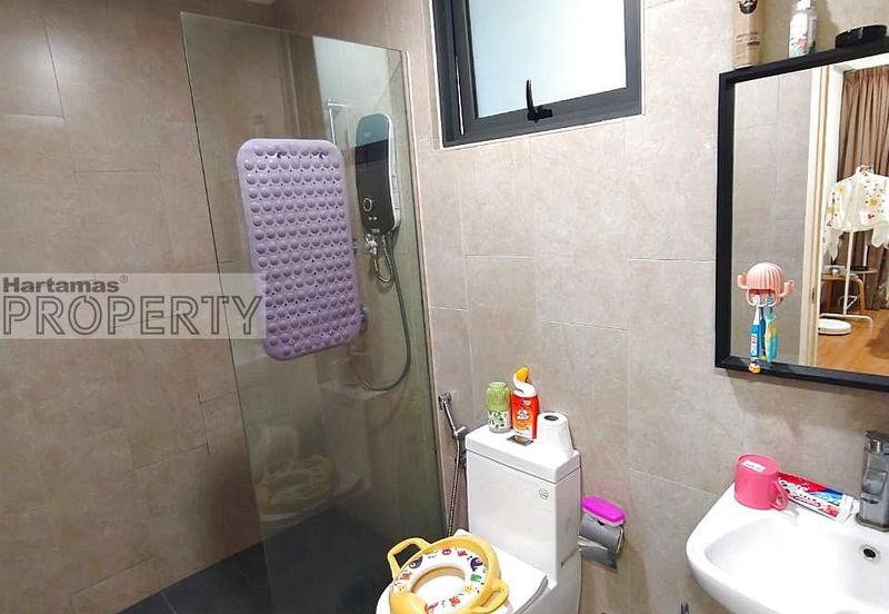 East Parc @ Menjalara