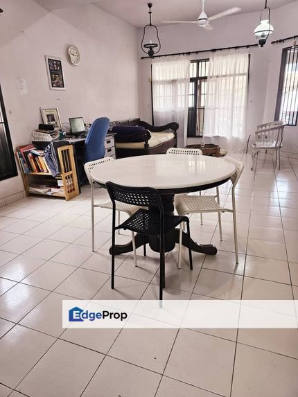 For Sale: End Lot Terrace @ Seri Utama Damansara | 4R3B | Gated Community, Selangor, Kota Damansara