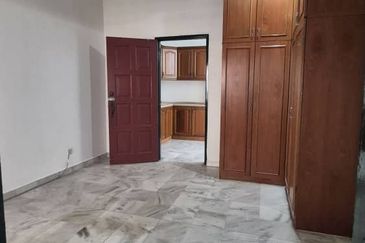 Bandar Sri Damansara SD8 | 2-Storey Terrace | 5R3B | Freehold | Fully Extended