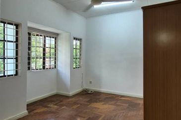 Bandar Sri Damansara SD8 | 2-Storey Terrace | 5R3B | Freehold | Fully Extended