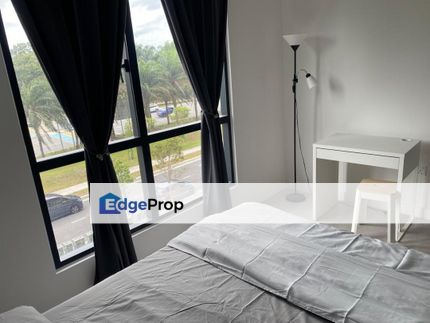Maya Ara - Master Room w Ensuite Bath - Fully Furnished - Female Only, Selangor, Ara Damansara