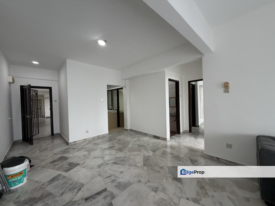 Sri Permata, Shah Alam - 1,024 sqft - High Floor - Partially Furnished, Selangor, Shah Alam
