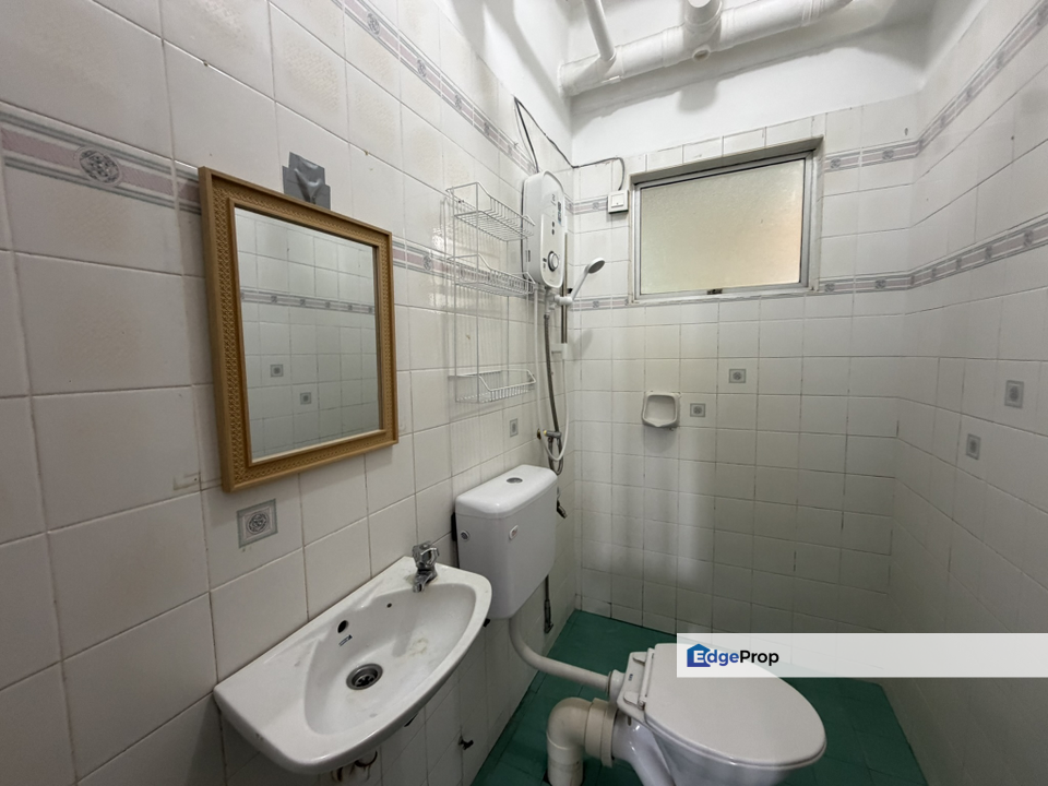 Sri Permata, Shah Alam - 1,024 sqft - High Floor - Partially Furnished, Selangor, Shah Alam