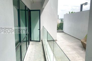 HiCom-Glenmarie Industrial Park