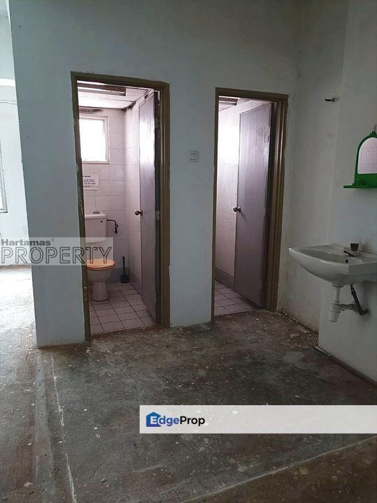 Pusat Perdagangan Dana 1 2 Story Shoplot for Sale, near LRT station, Selangor, Petaling Jaya