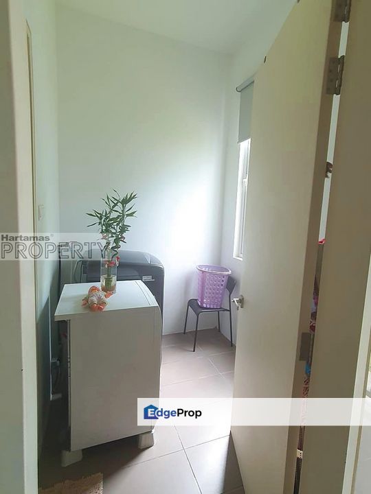 Lakefront Villa @ Cyberjaya, Spacious Zero Lot Bungalow, Face Lake, Selangor, Cyberjaya