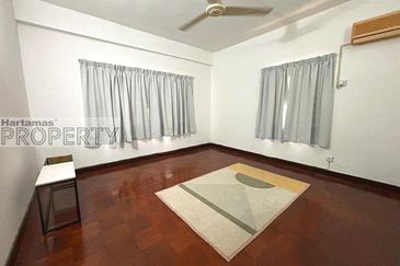 Bukit Pantai (Pantai Hill)