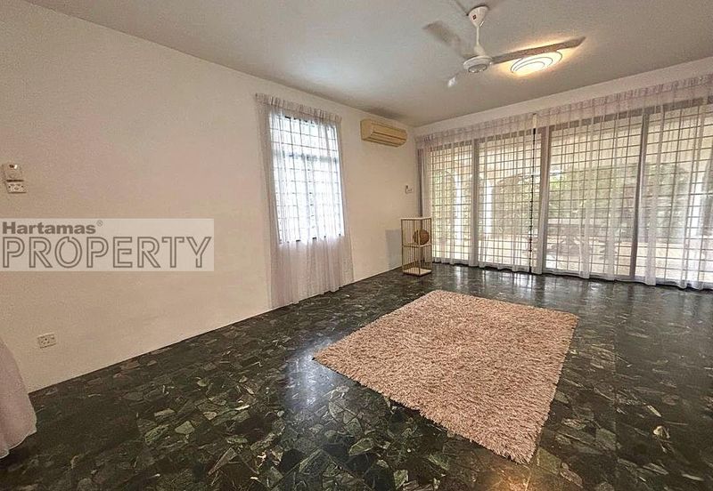 Bukit Pantai (Pantai Hill)