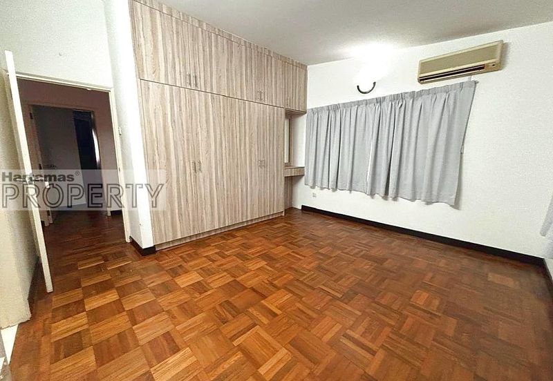 Bukit Pantai (Pantai Hill)