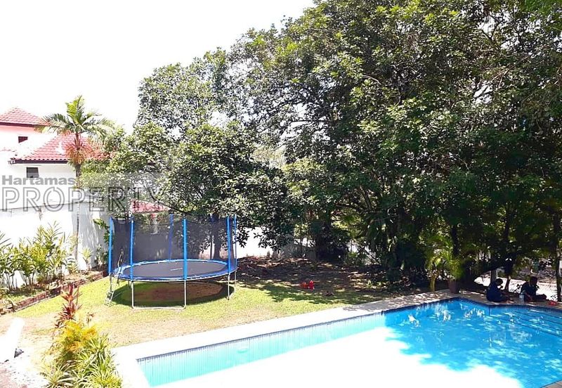 Bukit Pantai (Pantai Hill)