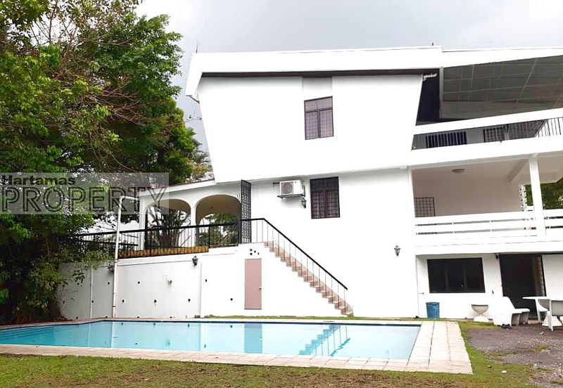 Bukit Pantai (Pantai Hill)