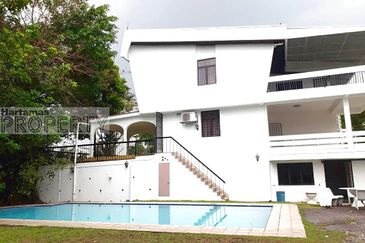 Bukit Pantai (Pantai Hill)