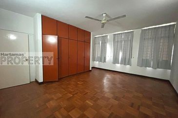 Bukit Pantai (Pantai Hill)