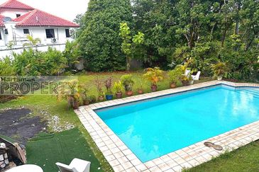 Bukit Pantai (Pantai Hill)