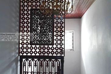 Kenny Hill Bukit Tunku spacious bungalow, greenery land with pool