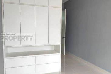 3 story bungalow villas @ Bukit Tunku Kenny Hill, nicely maintain unit