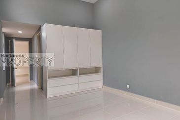 3 story bungalow villas @ Bukit Tunku Kenny Hill, nicely maintain unit