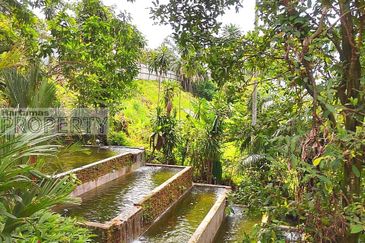 3 story bungalow villas @ Bukit Tunku Kenny Hill, nicely maintain unit
