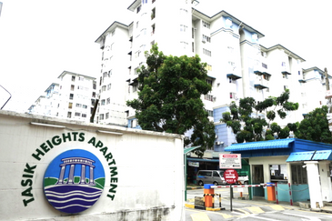 Tasik Heights Apartment