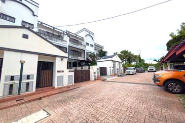 Awana seri mewah, Bukit mewah, Kajang, Duplicate townhouse Corner unit