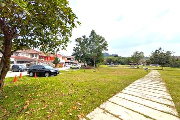 Taman Saujana Puchong