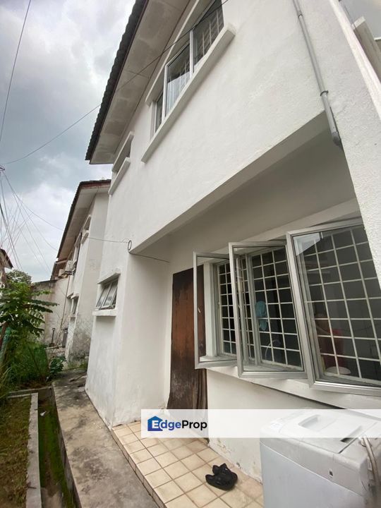 32' x 60' Extra-Wide End Lot Double Storey Terrace Gated & Guarded, Selangor, Puchong