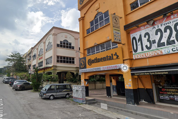 Pusat Perdagangan Seri Kembangan