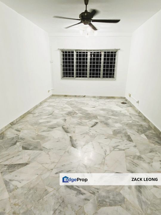 Renovated Wonderful move in Conditions Pangsapuri Putra Permai Block C, Selangor, Seri Kembangan