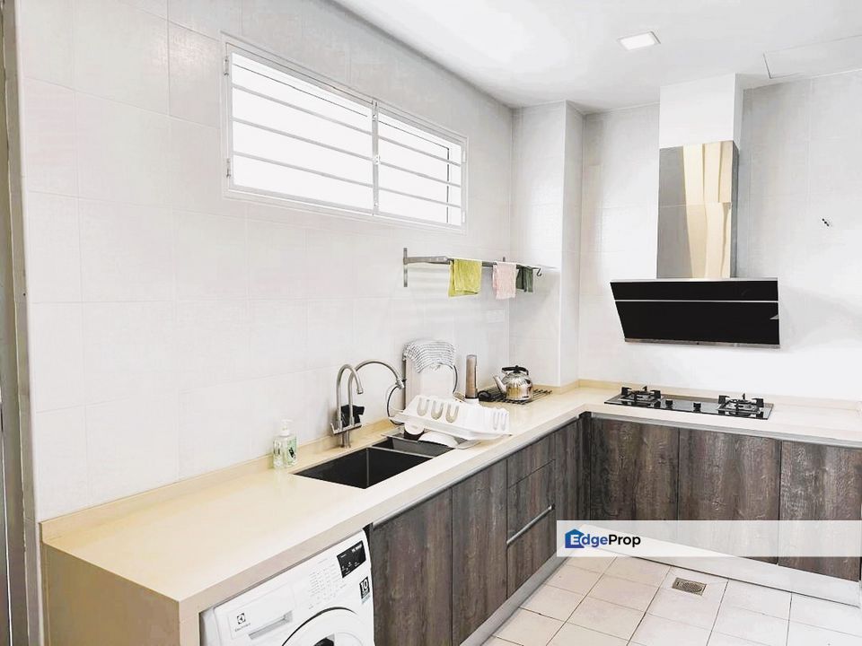 3 Storey Superlink nadayu 92 kajang 2 [LIKE NEW] fully furnished , Selangor, Semenyih