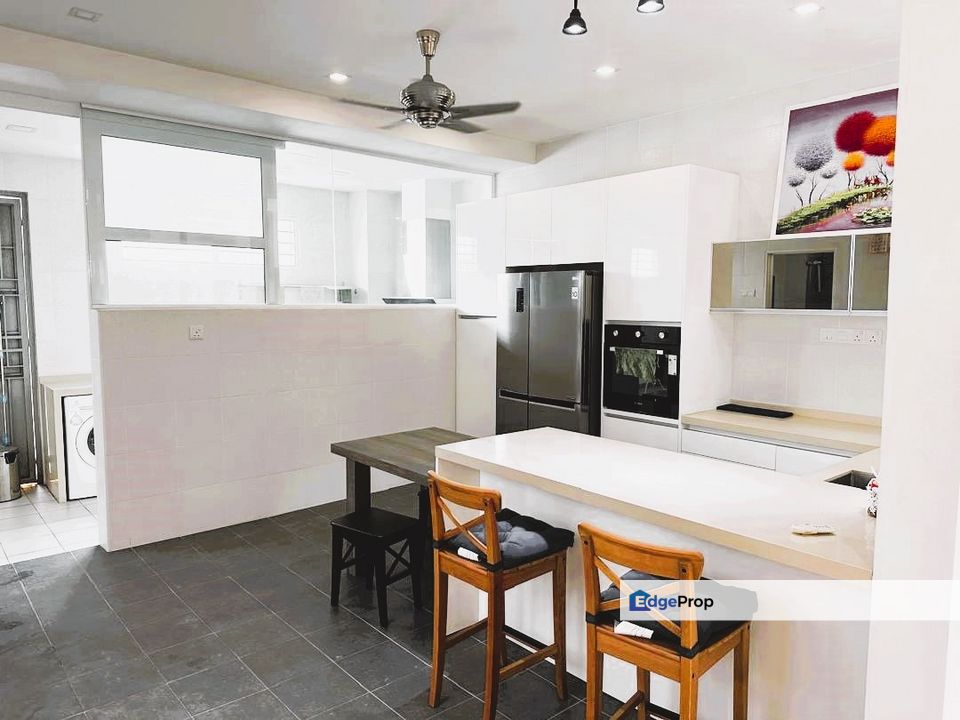 3 Storey Superlink nadayu 92 kajang 2 [LIKE NEW] fully furnished , Selangor, Semenyih