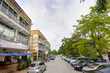 Glenmarie High ROI 5% End Lot Freehold 3 Storey Shop