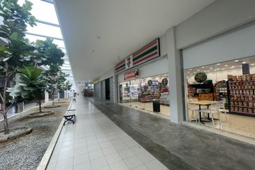 PR1MA Lakefront Homes