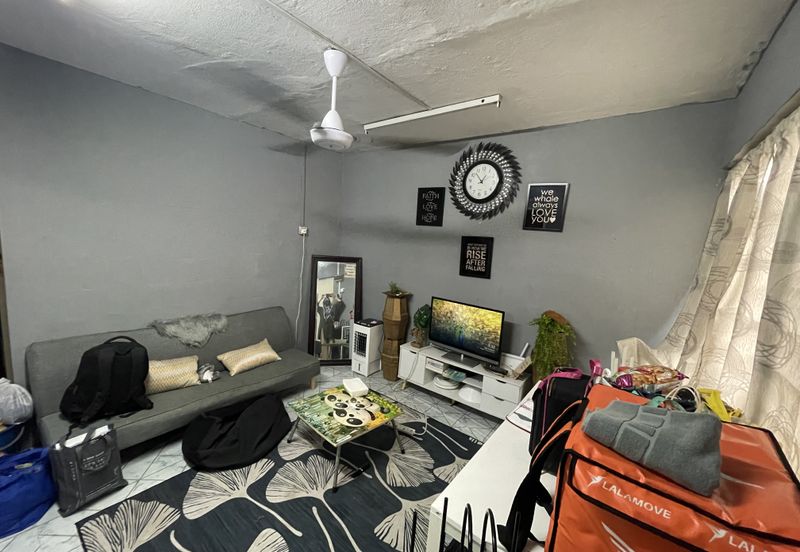 Kondo Rakyat (Desa Pantai Flat)