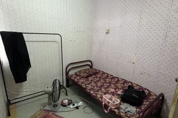 Kondo Rakyat (Desa Pantai Flat)