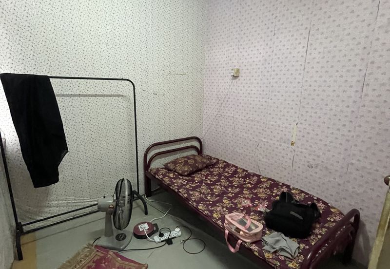 Kondo Rakyat (Desa Pantai Flat)