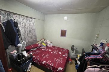 Kondo Rakyat (Desa Pantai Flat)