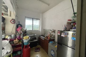 Kondo Rakyat (Desa Pantai Flat)