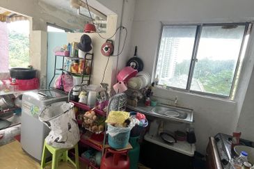 Kondo Rakyat (Desa Pantai Flat)