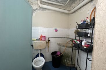 Kondo Rakyat (Desa Pantai Flat)