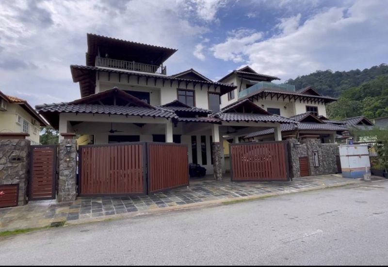 Templer Villas