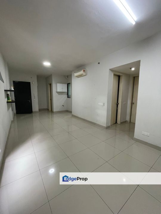 Facing pool for only RM495K at Univ 360 seri Kembangan, Selangor, Seri Kembangan