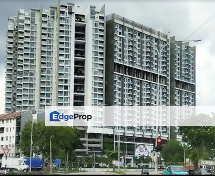 Facing pool for only RM495K at Univ 360 seri Kembangan, Selangor, Seri Kembangan