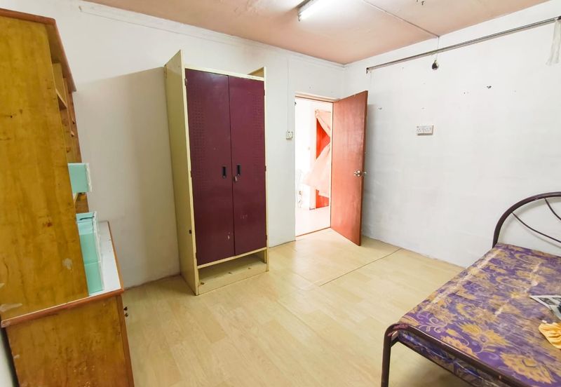 Kondo Rakyat (Desa Pantai Flat)