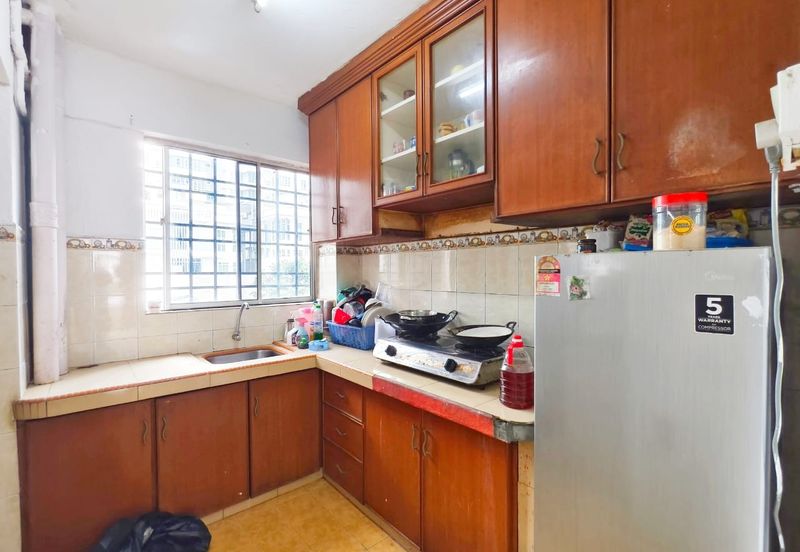 Kondo Rakyat (Desa Pantai Flat)