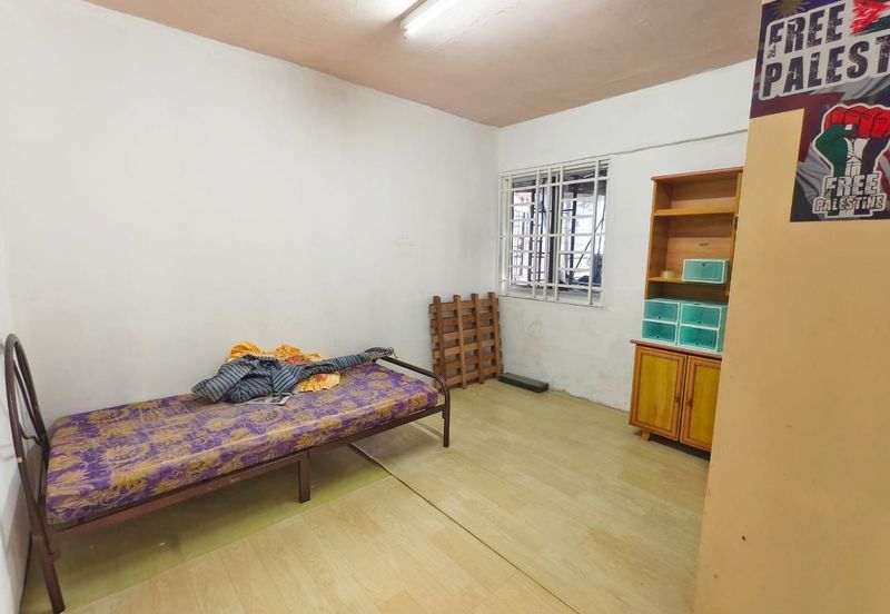 Kondo Rakyat (Desa Pantai Flat)