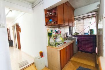 Kondo Rakyat (Desa Pantai Flat)