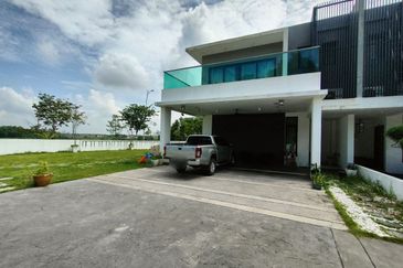 Semi-D, D'Island Residence , Puchong 