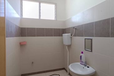 TAMAN SEMARAK - BUKIT JENUN